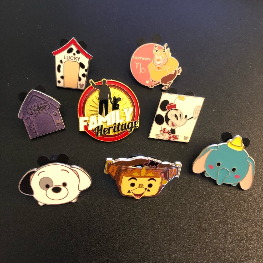 Disney Pins (lot of 8)